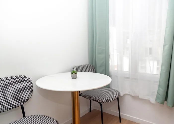 Appartement Nets - Buttes Chaumont Parijs