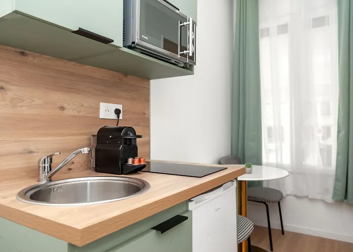 Apartment Nets - Buttes Chaumont *